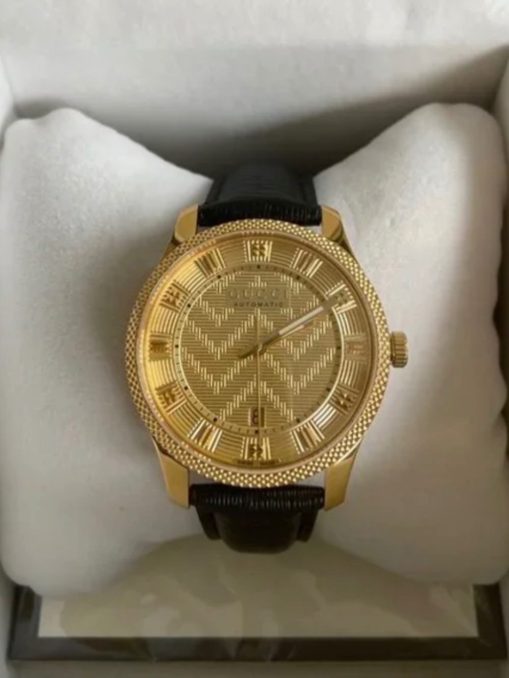 Gucci Men's YA126340 'Eryx ' Black leather watch - Gold - Tone